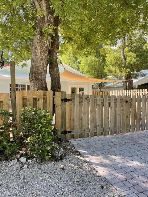 158 Apache St, Tavernier, FL 33070 photo 1