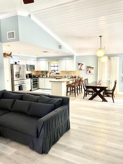 158 Apache St, Tavernier, FL 33070 photo 3