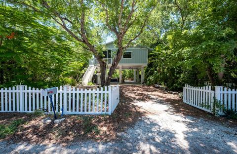 1023 Snapper Ln, Key Largo, FL 33037 photo 1