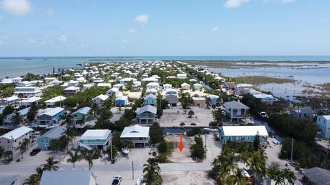 27328 St Vincent Ln, Ramrod Key, FL 33042