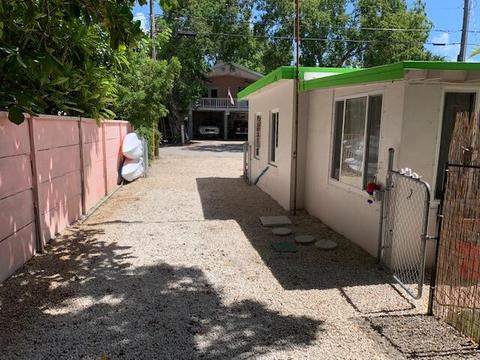 90 Oleander Dr, Key Largo, FL 33037 photo 3