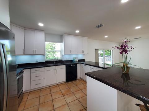 300 2nd Ter, Key Largo, FL 33037 photo 11