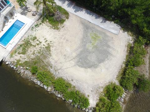 1300 E 63rd St, Marathon, FL 33050
