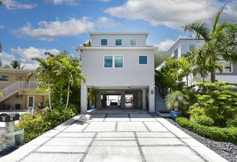 1 Man O War Dr, Marathon, FL 33050 photo 9
