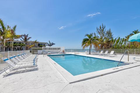 581 E Ocean Dr #32, Key Colony Beach, FL 33051 photo 4