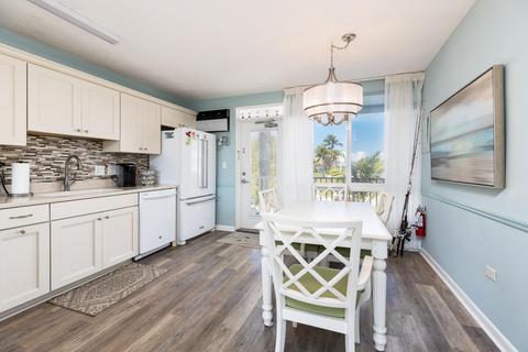 581 E Ocean Dr #32, Key Colony Beach, FL 33051 photo 2