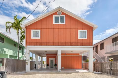 201 Burgundy Dr, Tavernier, FL 33070