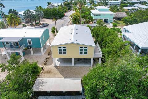 27449 Saint Vincent Ln, Ramrod Key, FL 33042