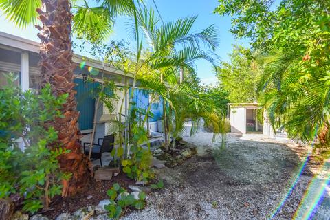 31447 Avenue E, Big Pine Key, FL 33043 photo 3