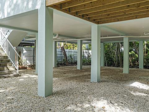 241 Lignumvitae Dr, Key Largo, FL 33037 photo 3
