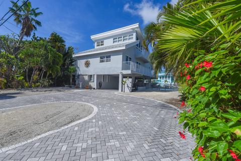 334 E Seaview Dr, Duck Key, FL 33050 photo 3