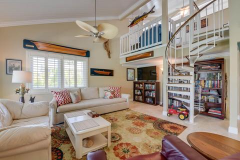334 E Seaview Dr, Duck Key, FL 33050 photo 2