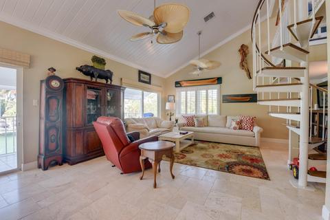 334 E Seaview Dr, Duck Key, FL 33050 photo 6