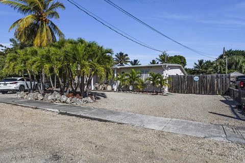 1432 Harbor Dr, Marathon, FL 33050 photo 2
