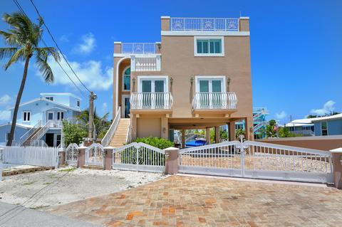 124 Guilford Ct, Tavernier, FL 33070