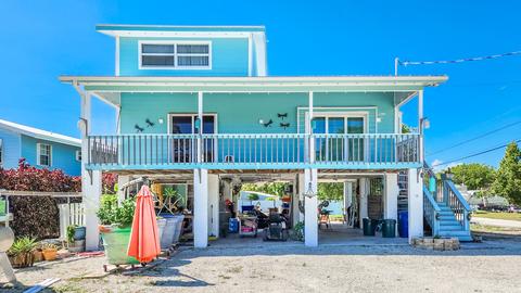 810 W Shore Dr, Summerland Key, FL 33042