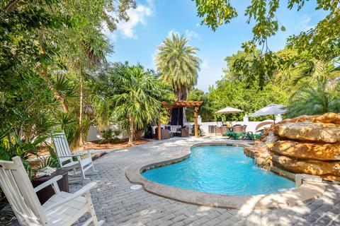 19453 Seminole St, Sugarloaf Key, FL 33042