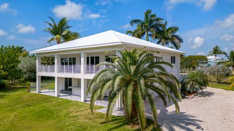 1008 E Buttonwood Dr, Sugarloaf Key, FL 33042