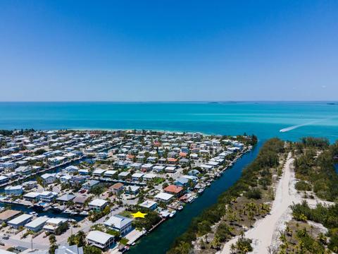 214 Biscayne Blvd, Matecumbe, FL 33036
