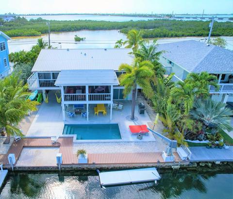 215 W Cahill Ct, Big Pine Key, FL 33043