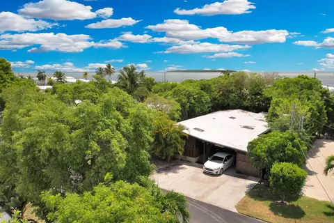 909 S Ruby Dr, Key Largo, FL 33037 photo 1