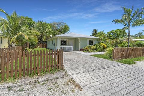 10 Rose Pl, Key Largo, FL 33037