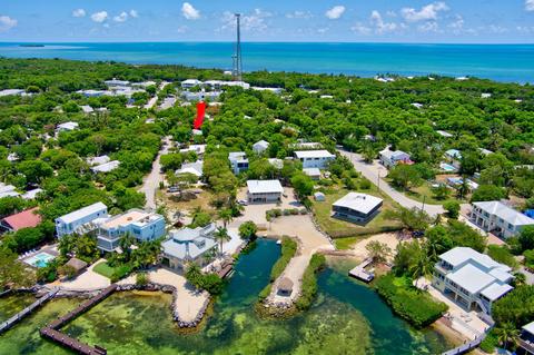 125 S Rolling Hill Rd, Tavernier, FL 33070