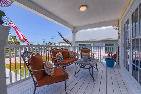 370 E Ocean Dr, Key Colony, FL 33051 photo 2