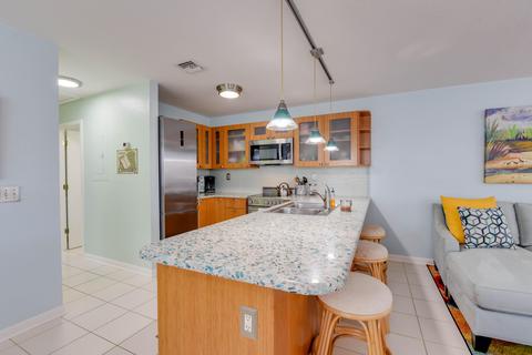 370 E Ocean Dr, Key Colony, FL 33051 photo 9