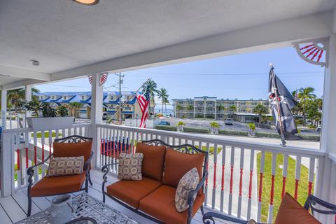 370 E Ocean Dr, Key Colony, FL 33051 photo 3