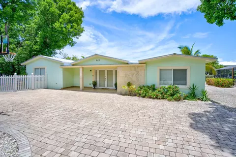 849 Ellen Dr, Key Largo, FL 33037 photo 3