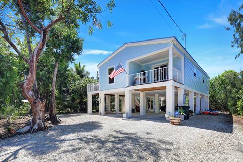 27087 Angelfish Rd, Ramrod Key, FL 33042
