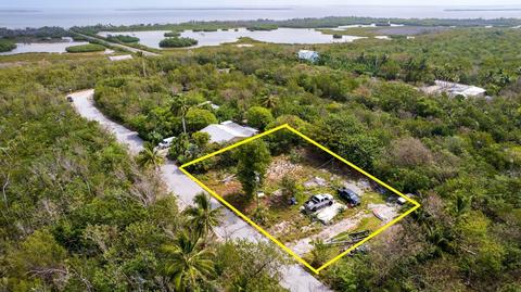 3029 Pine Ave, Big Pine, FL 33043 photo 1