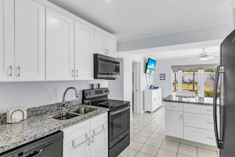 11202 3rd Avenue Ocean, Marathon, FL 33050