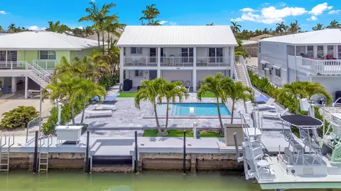 300 5th St, Key Colony, FL 33051