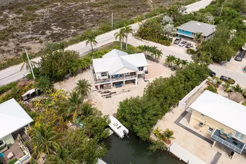 17206 Jamaica Ln, Sugarloaf Key, FL 33042