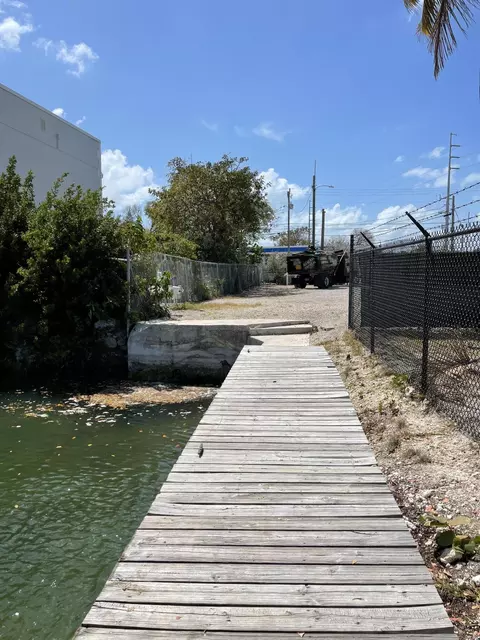 2 Coco Plum Dr, Marathon, FL 33050 photo 4