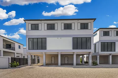 420 101 St #A, Marathon, FL 33050