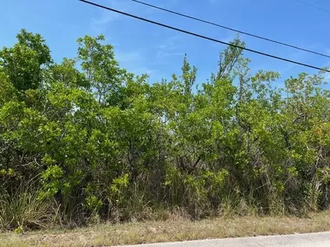Dolphin Road, Ramrod Key, FL 33042