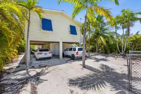 67 Pelican Ln, Big Pine Key, FL 33043