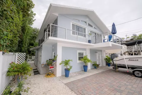 1016 Gibraltar Rd, Key Largo, FL 33037