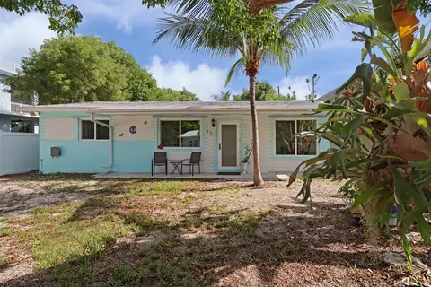 32 Transylvania Ave, Key Largo, FL 33037