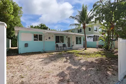 32 Transylvania Ave, Key Largo, FL 33037 photo 2