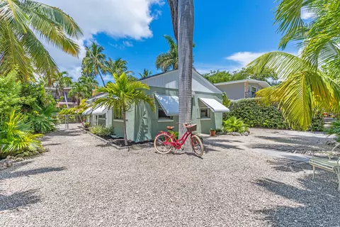 401 Coconut Dr, Key Largo, FL 33037