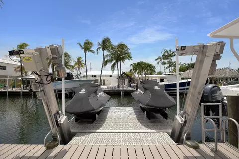 2137 Yellowtail Dr, Marathon, FL 33050 photo 11