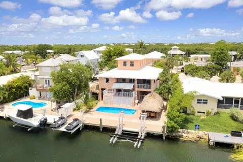 2137 Yellowtail Dr, Marathon, FL 33050 photo 2