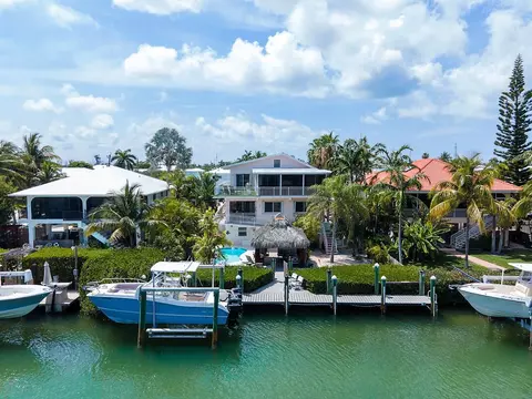 846 E Copa D Oro, Marathon, FL 33050 photo 1