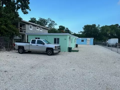 26 Hibiscus Ln, Key Largo, FL 33037