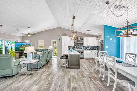 10 E Ocean Dr, Marathon, FL 33050 photo 9