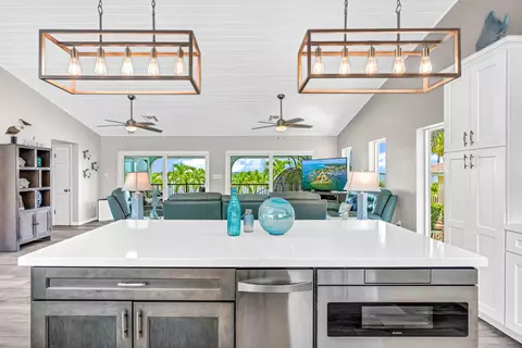 10 E Ocean Dr, Marathon, FL 33050 photo 14